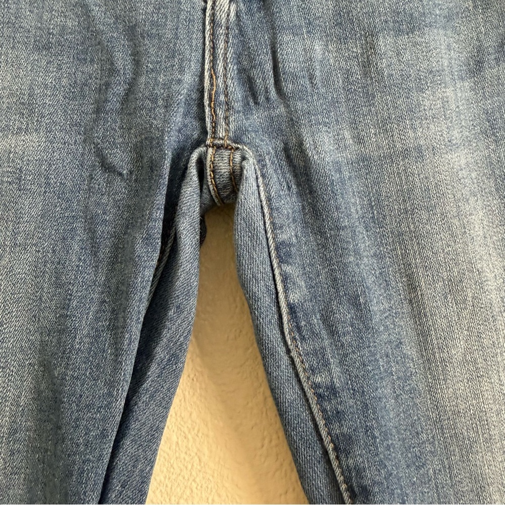 Pistola High-Rise Skinny w/ Medium Blue Wash and Raw Edge Hem (Box F) - Picture 4 of 10